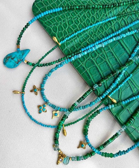 Moroccan Necklace, Things To Learn, Tiny Necklace, Tiny Beads, Beading Wire, Bead Stringing, Creative Jewelry, Tube Beads, New Things