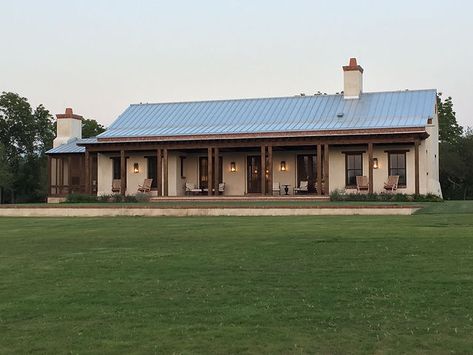 Utah Ranch Home, Texas Ranch Homes Exterior, Stucco Ranch House, Simple Ranch House, Ranch House Interior, Ranch Style Homes Exterior, Texas Ranch House, Texas Ranch Homes, Mexican Ranch