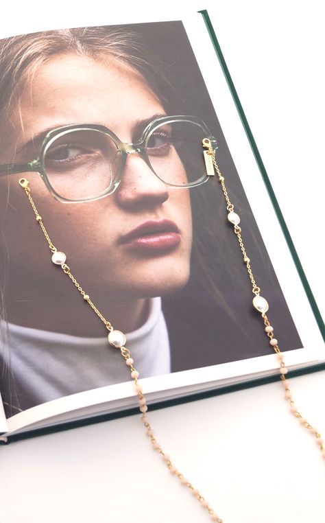 Dainty Gold Eyeglass Chain with Pearls | Rosary Chain Necklace | SPECSET Eyewear Accessories #eyewearfashion #eyewearstyle #sunglassesfashion #sunglasses #sunglasseschain #specset #eyewearaccessories Boho Eyeglasses, Boho Sunglasses, Eyeglass Jewelry, Rosary Chain Necklace, Sunglasses Necklace, Glasses Strap, Horse Bracelet, Eyeglass Necklace, Gold Glasses