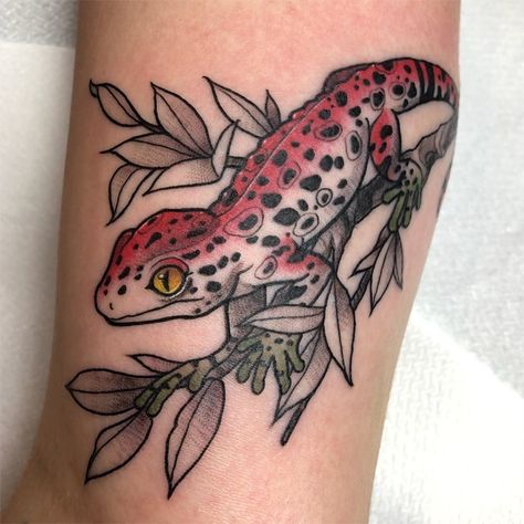 Lizard Tattoo Neotraditional, Illustrative Animal Tattoo, Atlas Beetle Tattoo, Lizard Tattoo Ideas, Leopard Gecko Tattoo, Tattoo Lizard, Salamander Tattoo, Reptile Tattoo, Illustrative Tattoos