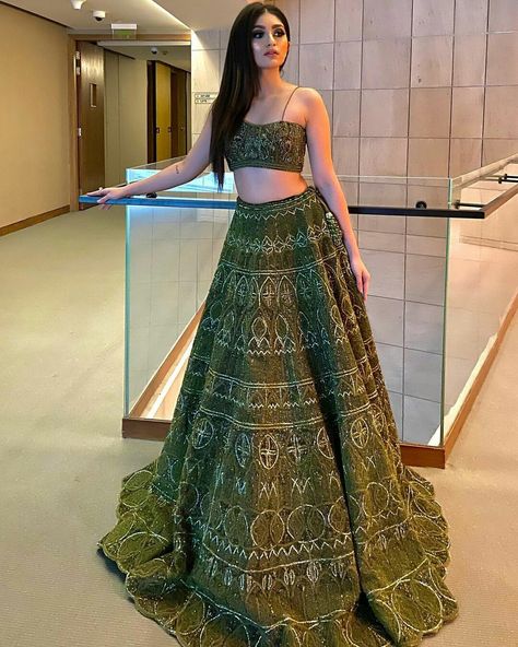 Aesthetic Lehenga Designs For Teens, Lengha Designs Latest, Indian Fits, Bridesmaid Dresses Indian, Indian Bridesmaid Dresses, Indian Bridesmaids, Indian Outfits Lehenga, Indian Bride Outfits, Traditional Indian Dress