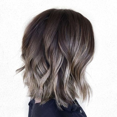 60 Shades of Grey: Silver and White Highlights for Eternal Youth Grey Balayage, Grey Brown Hair, Highlights Hairstyles, Trendy We Fryzurach, Gray Balayage, Messy Bob Hairstyles, Short Ombre Hair, Grey Highlights, Ash Blonde Highlights