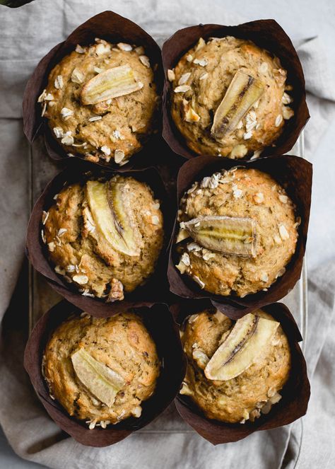 Magical Whole Wheat Banana Nut Muffins so moist and flavorful you won't even realize they're healthy! Whole Wheat Banana Muffins, Wheat Banana Muffins, Apple Crisp Muffins, Basic Muffin Recipe, Broma Bakery, Nut Muffins, Bakery Style Muffins, Banana Muffin, Peanut Butter Banana Muffins