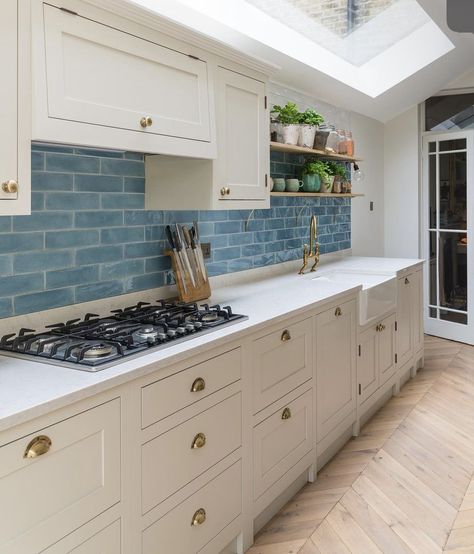 Tiled Splashback, English Townhouse, Blue Kitchen Tiles, Grey Kitchen Colors, Kitchen Splashback Tiles, Tile Splashback, Renovation Architecture, Blue Kitchen Cabinets, Kitchen Company