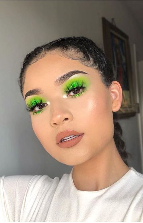 Makeup Verde, Green Eye Makeup, Yellow Eye Makeup, Dark Eye Makeup, Bright Eye Makeup, Clear Brow Gel, Pink Eye Makeup, Dipbrow Pomade, Eye Makeup Looks