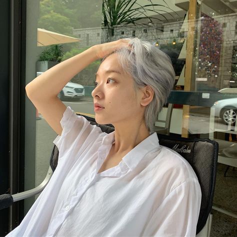 ♡ on Twitter: "lee jooyoung… " Lee Joo Young Hair, Ulzzang Hair, Lee Joo Young, Peinados Fáciles Para Cabello Corto, Shot Hair Styles, Girl Short Hair, Nagano, Girl Crushes, Monokini