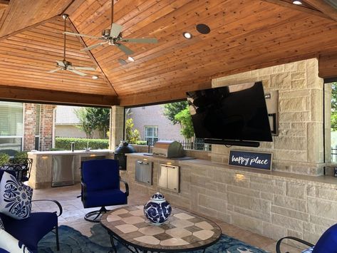 Gallery - Texas Landscapes & Outdoor Living Texas Patio Ideas, My Texas House Outdoor, Texas Back Patio Ideas, Texas Backyard Ideas, Texas Covered Patio Ideas, Southlake Texas Homes, Outdoor Living Space Design, Fire Pit Grill, Texas Style