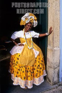 Woman in traditional dress - Salvador da Bahia, Brazil. Description from pinterest.com. I searched for this on bing.com/images Brazil Dress, Women Culture, Brazilian Dress, Brazilian People, Fairytale Fashion, Mexican Women, National Dress, Folk Dresses, African Diaspora