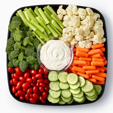 Deli Platters, Vegetable Tray, Vegetable Platter, Party Food Platters, Veggie Tray, Grilled Veggies, Deli Meat, Vegetarian Meals, Fruit Platter