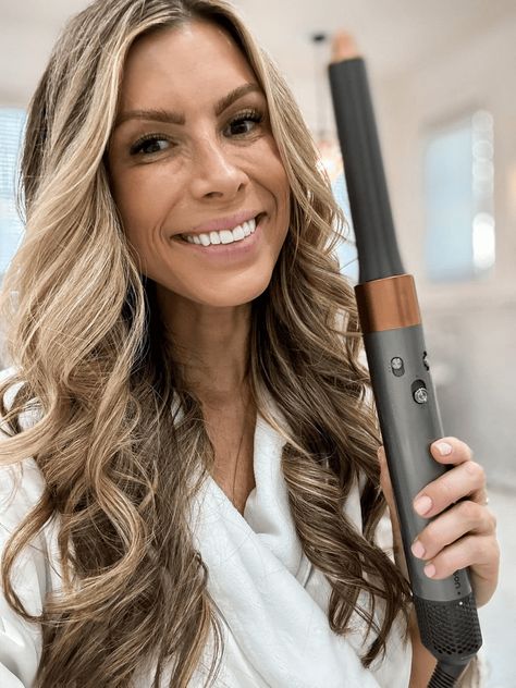 Shark FlexStyle vs Dyson Airwrap: The Ultimate Hair Styling Showdown - Mint Arrow #flesxstyle #shark #dyson #airwrap #sale #beauty #hair Shark Flexstyle, Must Haves Fashion, Style Must Haves, Mint Arrow, Hair Blower, Dyson Airwrap, Bouncy Hair, Hair Starting, Which Is Better