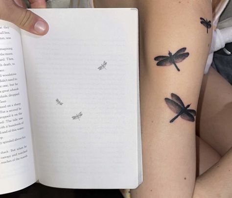 Ive wanted this tattoo for about a year ans havent seen any tattoos for this book yet Where The Crawdads Sing Tattoo, Crawdads Sing Aesthetic, Where The Crawdads Sing Illustration, Where The Crawdads Sing, Books Like Where The Crawdads Sing, Tatting, Tattoos