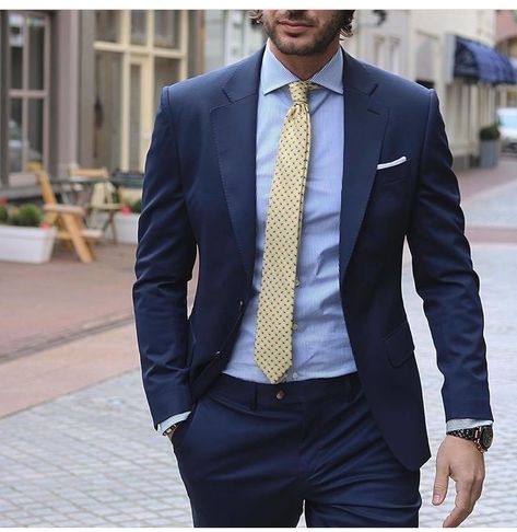 Navy Blue Suit Men, Terno Slim Fit, Mens Suit Style, A Man In A Suit, Suit Combinations, Blazer Outfits Men, Man In A Suit, Blue Suit Men, Suits Men Business