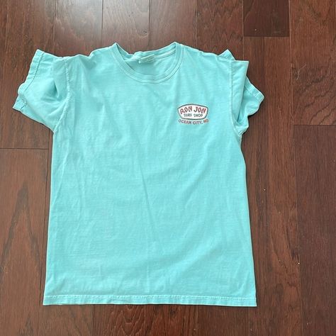 Men’s Ron Jon Ocean City T-Shirt Size Medium Light Blue Ronjon Surf Shop Shirts, Ron Jon Surf Shop Shirt Aesthetic, Ron Johns Surf Shop Shirts, Ron Jon Shirt, 80s Neon Outfit, Ron Jon Surf Shop Shirt, Ron Johns Surf Shop, Surf Shop Shirts, Obx Life