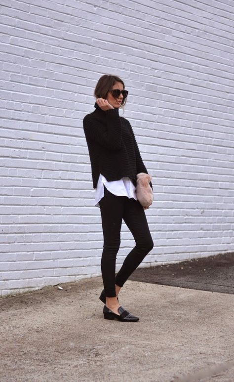 7 Fall Shoes to Wear That Aren’t Boots | The Everygirl Black Pants Work Outfit, Black Loafers Outfit, Minimal Stil, How To Wear Shirt, How To Wear Loafers, Minimalist Moda, Wear Black Dresses, Loafers Outfit, How To Wear Leggings