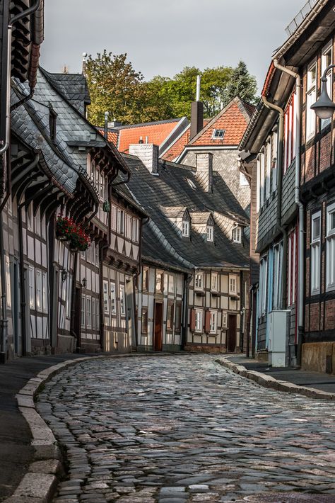 The Travel Blog Bright Victoria, Brick Street, Rustic Brick, Video Backdrops, Saxony Germany, Lower Saxony, Architecture Landmark, Beautiful Streets, Exotic Places