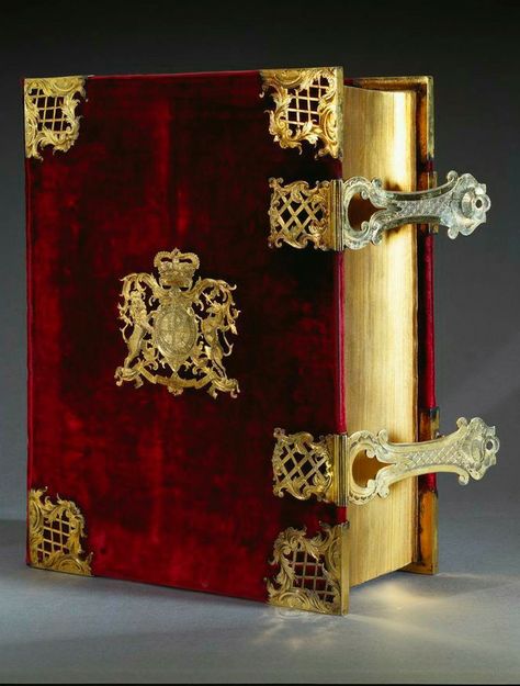 Royal Books, Book Of Common Prayer, Medieval Books, Royal Collection Trust, King George Iii, Magical Book, Ancient Books, Beautiful Book Covers, George Iii