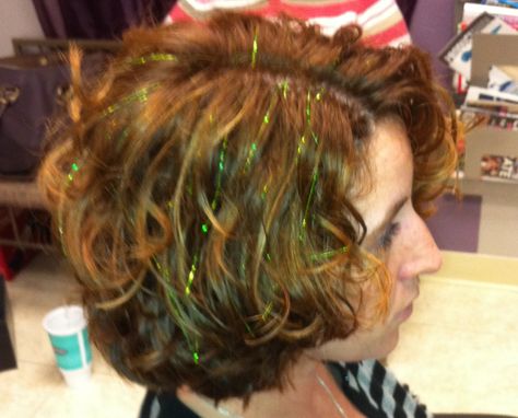 green hair tinsel Green Hair Tinsel, Glitter Hair Strands, Short Green Hair, Silver White Hair, Hair Tinsel, Colored Hair Extensions, Hollywood Hair, Fairy Hair, Hair Color Crazy