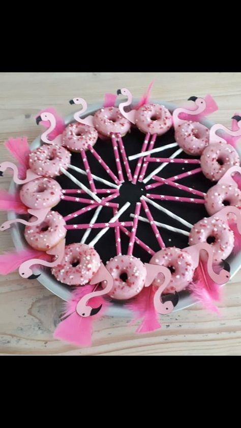 These pink flamingo donut sticks are so cute! The perfect and easy treat for girls. #diy #girls #treat Donut Sticks, Flamingo Birthday Cake, Pink Flamingo Party, Flamingo Themed Party, Flamingo Baby Shower, Flamingo Cake, Diy Girls, Flamingo Birthday Party, Flamingo Theme