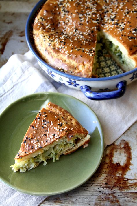 Cabbage Pie, Raw Cabbage, Leek Pie, Sauteed Cabbage, Cabbage Head, Meat Dish, Ukrainian Style, Fermented Cabbage, Brownie Pan