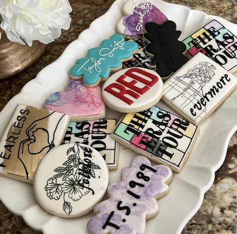 Taylor Swift Themed Party, Lover Reputation, Taylor Swift Cake, Taylor Swift Birthday Party Ideas, Aesthetic Youtube, 13 Birthday Cake, Taylor Swift Party, Taylor Swift Birthday, 13th Birthday Parties