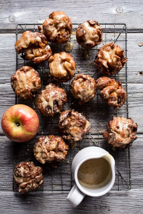 Maple Glazed Apple Fritters | halfbakedharvest.com @hbharvest Bbq Dessert, Nature Cake, Half Baked Harvest Recipes, Apples And Cinnamon, Apple Glaze, Baking Inspiration, Dessert Aux Fruits, Cookies Baking, Desserts Vegan