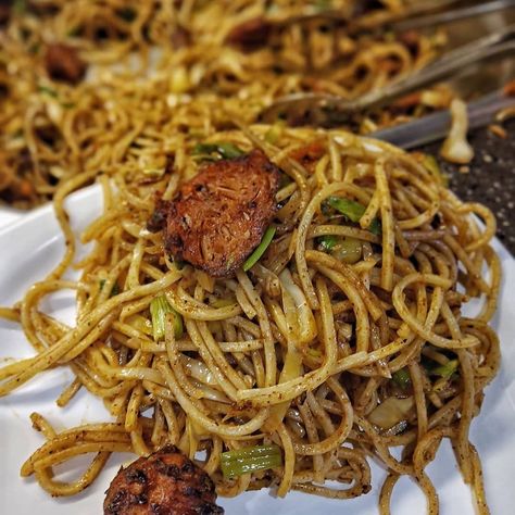 Image may contain: food Desi Street Food, Food Vibes, Indian Street, Indian Street Food, Indian Food, Food Cravings, Japchae, Post On Instagram, Street Food