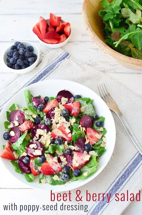 Beet and Berry Salad - Delish Knowledge Side Salad Recipes, Poppy Seed Dressing, Berry Salad, Gluten Free Lunch, Summer Meals, Superfood Recipes, Vegan Chili, Yummy Salad Recipes, Vegan Salad