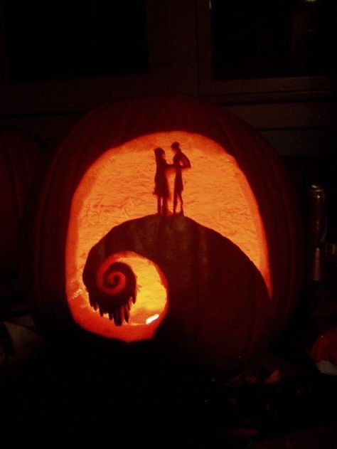 Sally Pumpkin Carving, Jack And Sally Pumpkin, Sally Pumpkin, Halloween Pumpkins Carvings Designs, Pumpkin Carve, Nightmare Before Christmas Pumpkin, Cute Pumpkin Carving, Pumpkin Patterns, Disney Pumpkin Carving