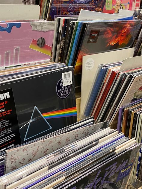 vinyls | music | songs | band aesthetic | record store | record player | pink floyd | paramore | albums Paramore Vinyl, Aesthetic Record Store, Band Aesthetic, Vinyl Music, Paramore, Record Player, Record Store, Blue Aesthetic, Pink Floyd