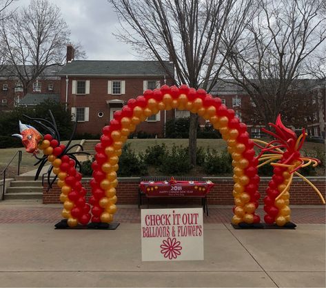 Chinese New Year Balloon Decoration, Lunar New Year Balloons, Year Of The Dragon Decorations, Backyard Hibachi Party Ideas, Chinese Theme Party Decorations Ideas, Year Of The Dragon Party, Japanese Thanksgiving, Japanese Party Decorations, Asian Party Decorations