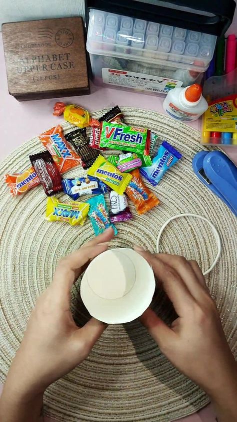 Diy Loot Bags, Music For Studying, Party Candy, Loot Bags, Diy Cups, Paper Pen, Diy Bag, Diy Handmade, Art Classes