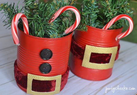 Santa Cans - Repurpose Tin Cans into Santa decorations Coffee Can Crafts, Tin Can Ideas, Bed Spring, Recycled Tin Cans, Tin Can Art, Aluminum Can Crafts, Recycled Tin, Santa Decorations, Tin Can Crafts