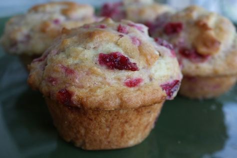 Leftover Cranberry Sauce Recipe, Cranberry Sauce Muffins, Cranberry Sauce Recipes, Healthyish Recipes, Cranberry Sauce Thanksgiving, Easy Cranberry Sauce, Cranberry Jelly, Cranberry Orange Muffins, The Muffin Man