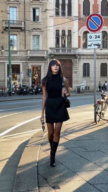 Classy Put Together Outfits, Paola Cossentino Outfits, Classic Girl Outfits, Black Skirt Black Top Outfit, Classic Vintage Outfits For Women, Vintage French Outfit, Bussines Women Outfit, Black Dress Office Outfit, Paris Girl Outfit