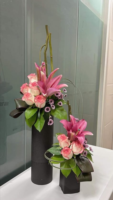 Luxury Flower Arrangement, Tulip Arrangement, Grocery Store Flowers, Tall Flower Arrangements, Arreglos Ikebana, Contemporary Flower Arrangements, Floral Art Arrangements, Tropical Floral Arrangements, Flower Arrangement Designs