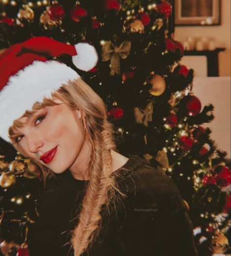 Taylor Swift Fotos, Taylor Swift Christmas, Christmas Playlist, Taylor Swift Cute, Estilo Taylor Swift, Cute Christmas Wallpaper, Christmas Icons, Taylor Swift Wallpaper, Long Live Taylor Swift