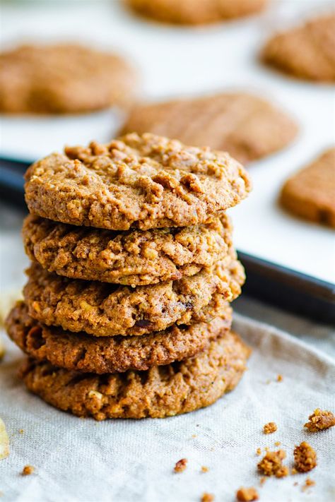 Flourless Banana Almond Butter Cookies {Gluten Free, Paleo, Vegan Friendly} | Cotter Crunch | Bloglovin’ Paleo Almond Butter Cookies, Macadamia Nut Recipes, Almond Butter Cookie Recipe, Banana Almond Butter, Banana Cookie Recipe, Recipes Healthy Snacks, Best Gluten Free Desserts, Almond Butter Cookies, Gluten Free Cookie Recipes