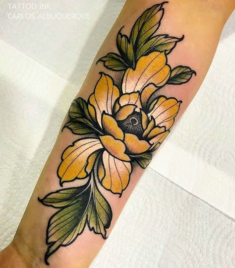 Neo Classic Tattoo, Yellow Flower Tattoo, Daffodil Tattoo, Traditional Tattoo Flowers, Tattoo Flowers, Iconic Symbols, Gorgeous Tattoos, American Tattoos, Botanical Tattoo