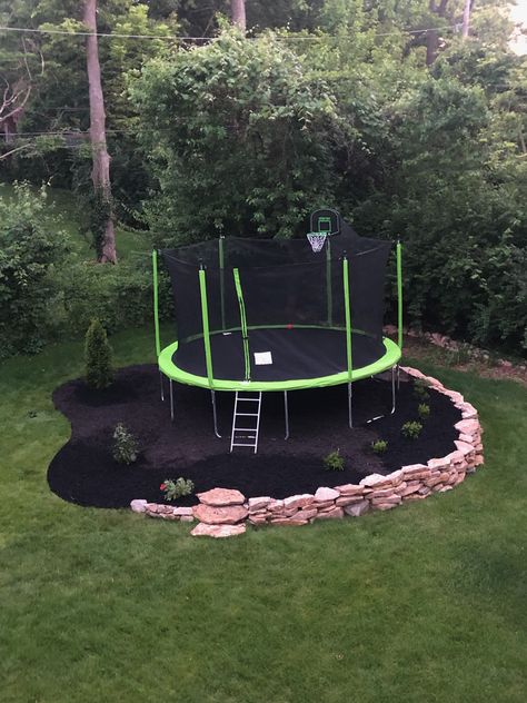 Backyard With Trampoline Ideas, Outdoor Trampoline Ideas Backyards, Trampoline Backyard, Backyard Trampoline Ideas, Trampoline On Sloped Yard, Trampoline Landscape Ideas Play Areas, Trampoline Landscaping, Backyard Trampoline Landscape, Landscaping Around Trampoline