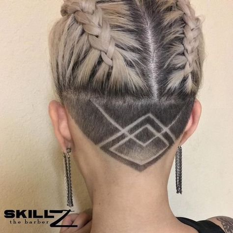 There's an undercut revival happening, and you'll be surprised to see just how pretty the style can be Undercut Hair Designs, Undercut Hairstyles Women, Undercut Long Hair, Undercut Designs, Shaved Hair Designs, Haircut Designs, Hair Tattoos, Undercut Hairstyles, Shaved Hair