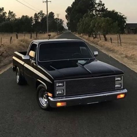 Chevy Trucks Accessories, 87 Chevy Truck, Square Body Chevy, Slammed Trucks, Chevy Stepside, Lowrider Trucks, Dropped Trucks, Black Truck, Chevrolet Truck