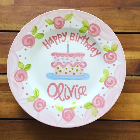 Pottery Painting Ideas Birthday Plate, Happy Birthday Plates Ceramic, Birthday Plate Girl, Diy Birthday Plate Kids, Pottery Birthday Plate, Hand Painted Birthday Plate, Pottery Painting Birthday Plate, Happy Birthday Plate Design, 1st Birthday Plate