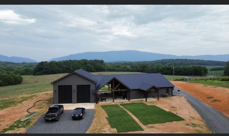 Black Barndo, Dream Barndominium, Metal Building House Plans, Steel Building Homes, Barn House Design, Barn Style House Plans, Dream Life House, Building Plans House, Farmhouse Style House Plans