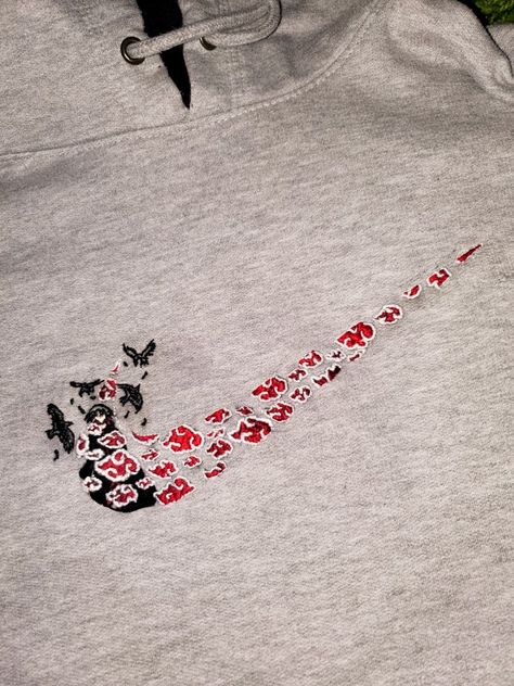 Naruto Akatsuki cloud diy Nike X Naruto, Naruto Embroidery, Cloud Diy, Akatsuki Cloud, Diy Embroidery Shirt, Embroider Ideas, Clothes Anime, Naruto Akatsuki, Clothes Embroidery Diy