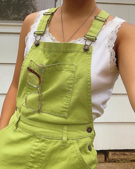 Grace Woolslayer on Instagram: “Cheesin cause life is good and I have green overalls” Overalls White, Green Overalls, Loose Fit Denim, Overall Jumpsuit, Day Outfits, Jean Pants, Bib Overalls, Stretchy Jeans, Power Couple