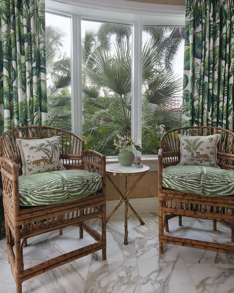 Palm Beach — Erin Condron Interiors Vintage Tropical Decor, Tropical Chic Decor, Coastal Home Ideas, Resort Interior Design, Ranch Renovation, Green Resort, Indoor Tropical Plants, Palm Beach Decor, Tropical Style Interior