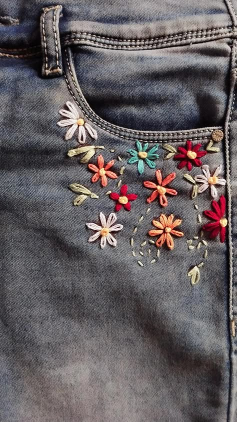 Embroidery Repair, Decorated Jeans, Embroidered Jeans Diy, Jean Painting, Embroidery Jeans Diy, Simple Hand Embroidery Patterns, Floral Dress Design, Boho Embroidery, Denim Embroidery