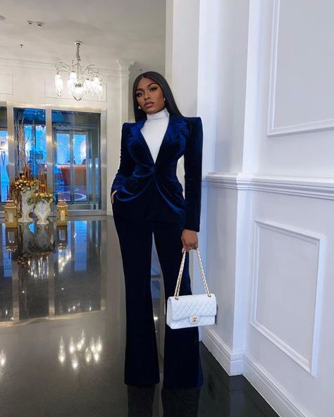 Marii Pazz on Instagram: "Velvet suit for the holidays 🤍@Catwalk_connection" Alicia Keys Hairstyles, Marii Pazz, Closure Design, Velvet Suit, Alicia Keys, Grown Women, Spaghetti Strap Mini Dress, Classic Blazer, Flared Pants