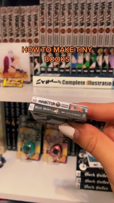 How To Make Mini Manga Book, Tiny Book Tutorial, Mini Manga Tutorial, Tiny Book Diy, Diy Tiktok Crafts, Haikyuu Diy Crafts, Anime Crafts Diy Paper, Diy Mini Book Tutorials, Anime Decor Diy