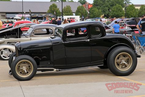 Norman Bradley’s five window ’32 Ford was a Top 5 finalist in the 2020 Classic Instruments Street Rod of the Year running back in July, but it was the Tanks, Inc Hot Rod of the Year title that was the goal in mind when Henry Richards and his Steadfast Hot Rods crew were crafting this rowdy rod. 32 Ford Roadster, Milk Truck, Rat Rod Pickup, Firestone Tires, Chip Foose, Ford Hot Rod, Rat Rod Trucks, Hot Rods Cars Muscle, Dodge Cars